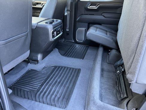 Used 2024 Chevrolet Silverado 1500 High Country w/ High Country Premium Package AWD/4WD image 19