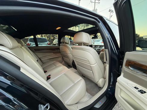 Used 2014 BMW 750i xDrive image 12