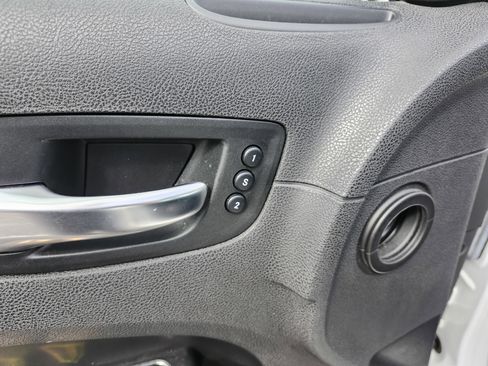 Used 2017 Chrysler 300 C w/ Safetytec Plus Group image 30