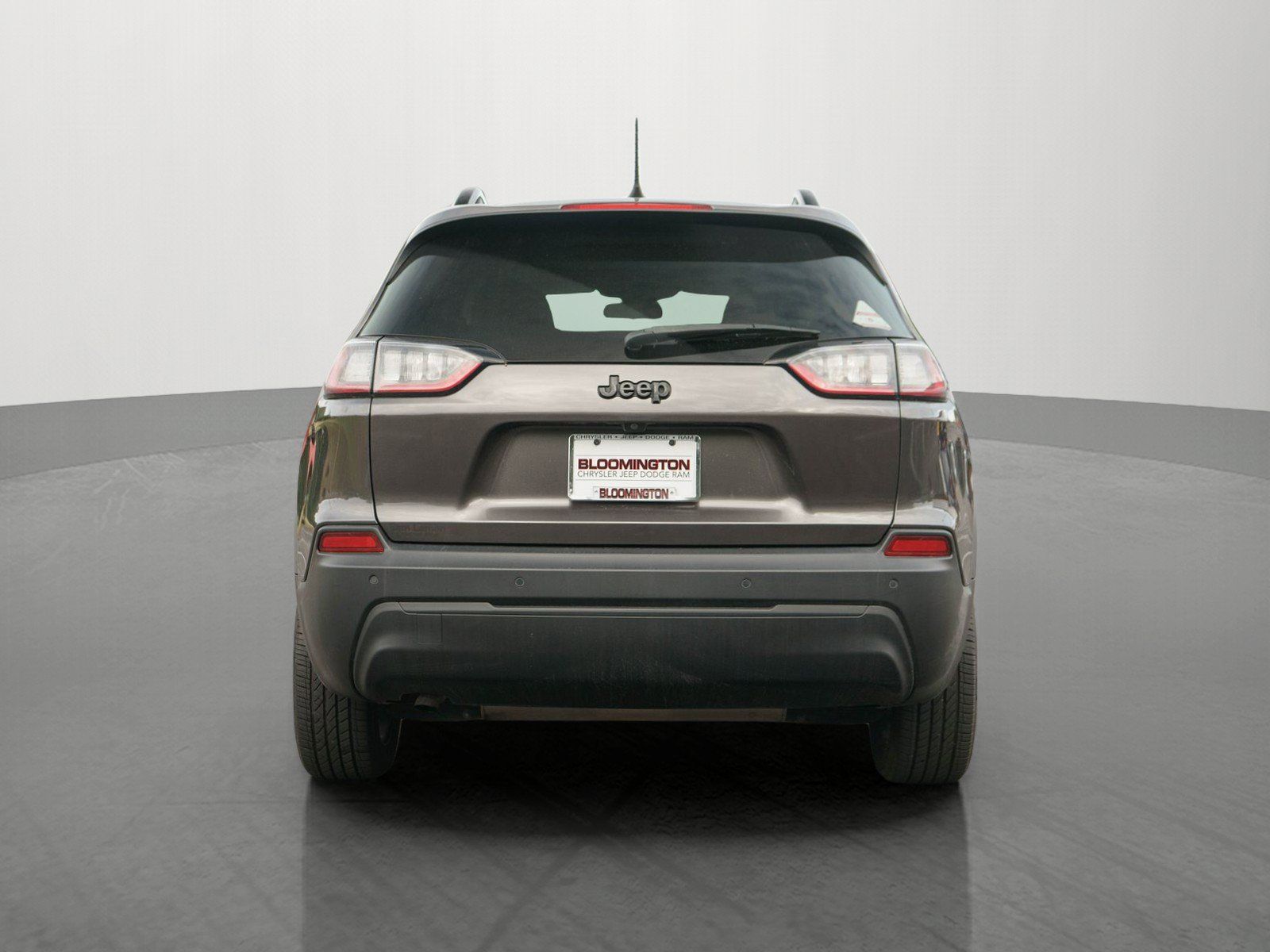 Used 2019 Jeep Cherokee Latitude Plus FWD image 6