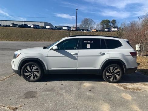 Used 2024 Volkswagen Atlas SE image 15
