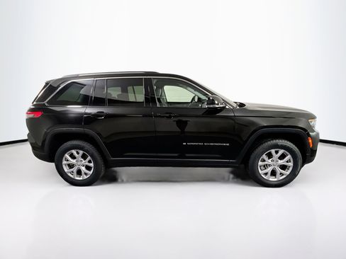 Used 2022 Jeep Grand Cherokee Limited image 4