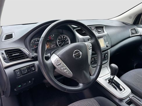 Used 2015 Nissan Sentra SV FWD image 9