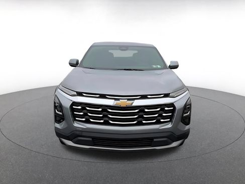 Used 2025 Chevrolet Equinox LT FWD image 3