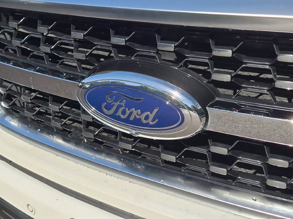 Certified 2023 Ford F150 Platinum w/ Equipment Group 701A High AWD/4WD image 34