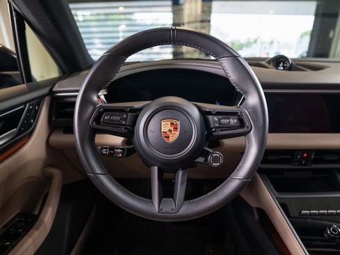 Used 2025 Porsche Macan Electric image 32