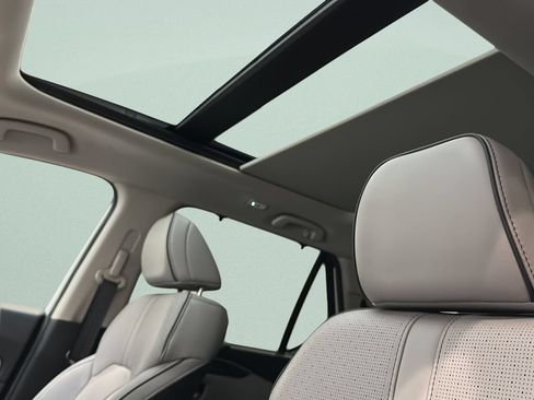 Certified 2024 Honda Pilot Elite image 18