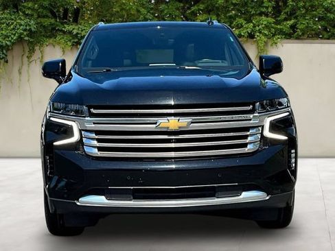 Used 2022 Chevrolet Suburban High Country AWD/4WD image 2