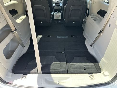 Used 2023 Chrysler Voyager LX FWD image 31