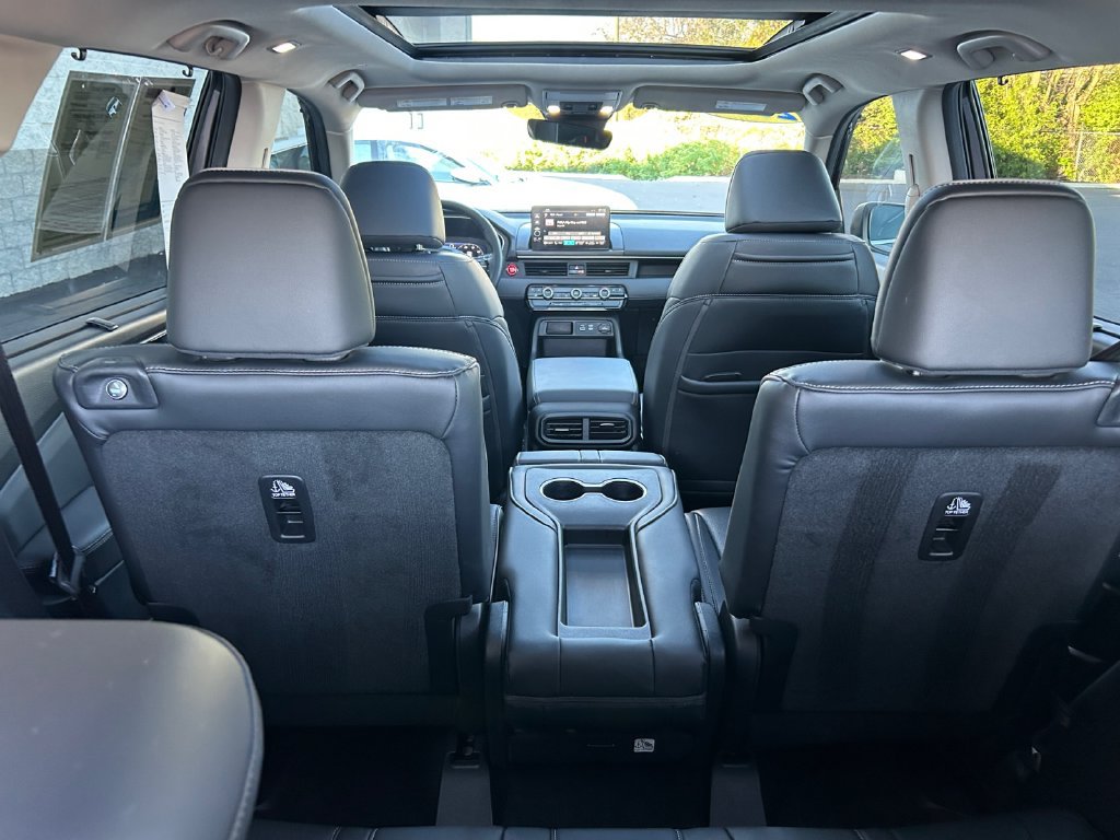 Used 2025 Honda Pilot Elite image 28