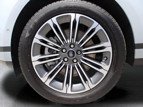 Used 2026 Land Rover Range Rover Evoque S image 9