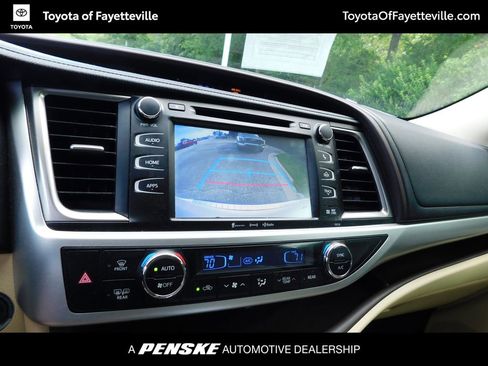 Used 2016 Toyota Highlander XLE FWD image 11