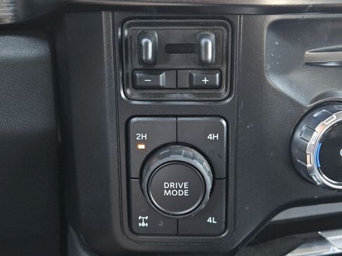 Used 2024 Ford F250 Lariat w/ FX4 Off-Road Package AWD/4WD image 17