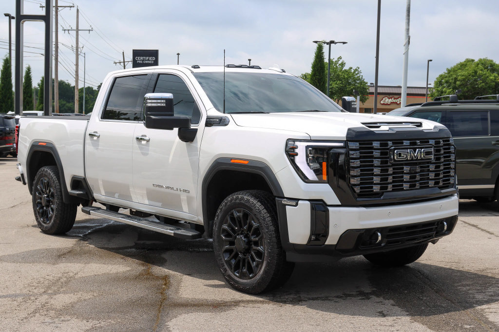 Used 2025 GMC Sierra 2500 Denali Ultimate AWD/4WD image 1
