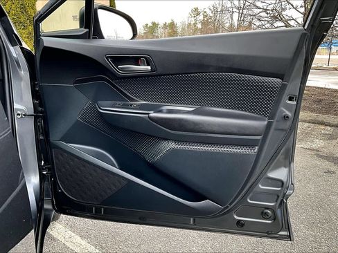 Certified 2018 Toyota C-HR XLE image 21