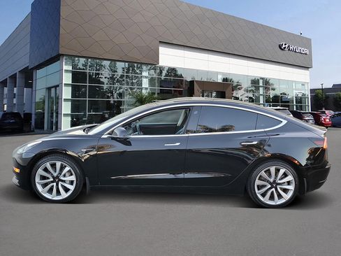 Used 2020 Tesla Model 3 Long Range image 3