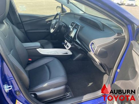 Used 2016 Toyota Prius Four Touring FWD image 12