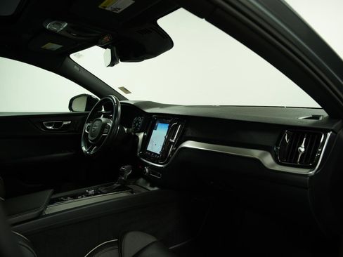Used 2019 Volvo S60 T5 R-Design FWD image 18