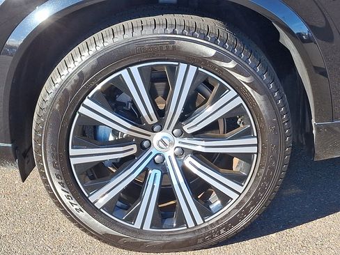 Used 2024 Volvo XC90 B6 Plus w/ Protection Package Premier image 8