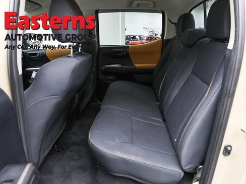 Used 2018 Toyota Tacoma SR5 AWD/4WD image 20