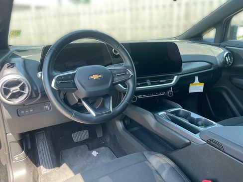 Used 2026 Chevrolet Equinox EV LT w/ Comfort Package AWD/4WD image 7