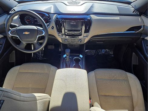 Used 2023 Chevrolet Traverse LS image 16