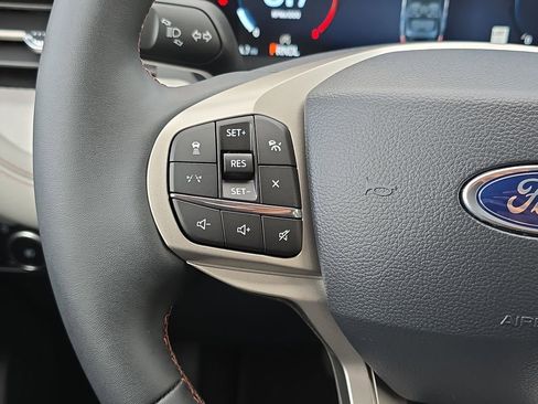 New 2026 Ford Explorer Active w/ Active Comfort Package image 17