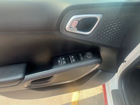 Used 2021 Kia Soul GT-Line FWD image 23