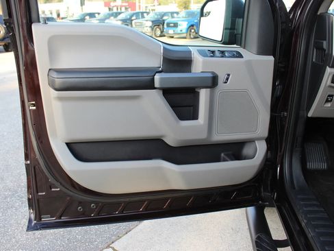 Used 2018 Ford F150 XLT image 11