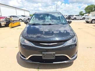 Certified 2019 Chrysler Pacifica Touring Plus w/ Tire & Wheel Group FWD video 2