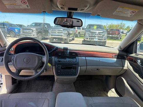 Used 2004 Cadillac De Ville w/ Equipment Group FWD image 27