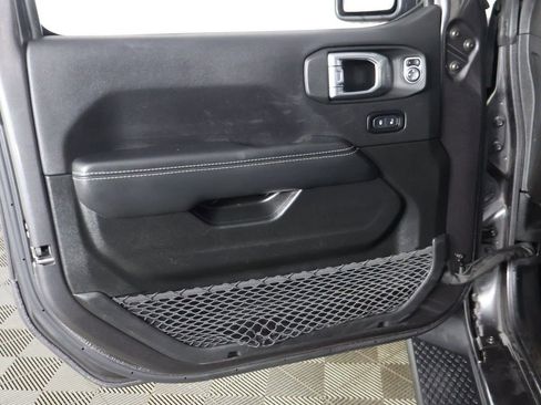 Used 2022 Jeep Wrangler Unlimited Sahara w/ Cold Weather Group AWD/4WD image 21