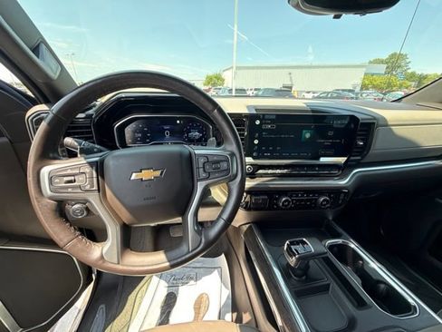 Used 2022 Chevrolet Silverado 1500 LTZ w/ LTZ Premium Package AWD/4WD image 22