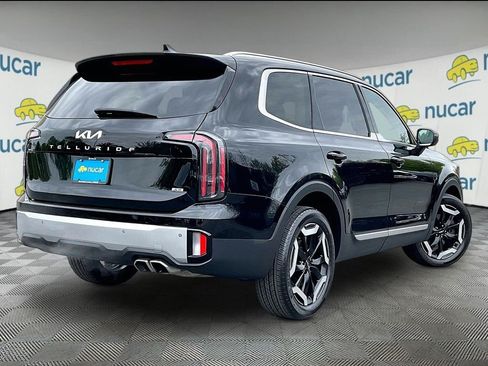 Used 2023 Kia Telluride EX w/ EX Captain's Chair Package AWD/4WD image 6