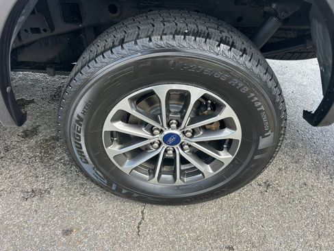 Used 2019 Ford F150 XLT w/ Equipment Group 302A Luxury AWD/4WD image 13