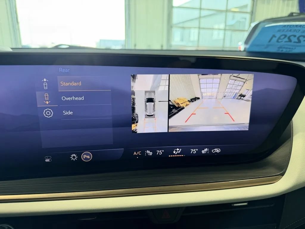 Used 2025 Buick Envision Avenir AWD/4WD image 45