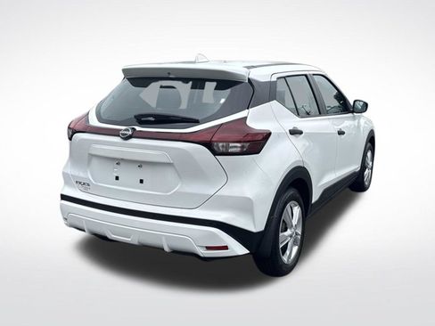 Used 2022 Nissan Kicks S w/ Interior Electronics Package FWD image 8