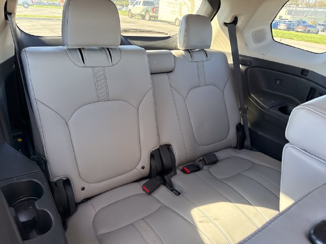 Used 2024 Honda Pilot Touring image 16