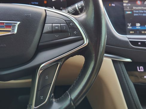 Used 2019 Cadillac XT5 FWD image 29