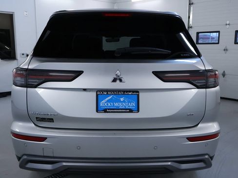 Used 2025 Mitsubishi Outlander SE AWD/4WD image 6