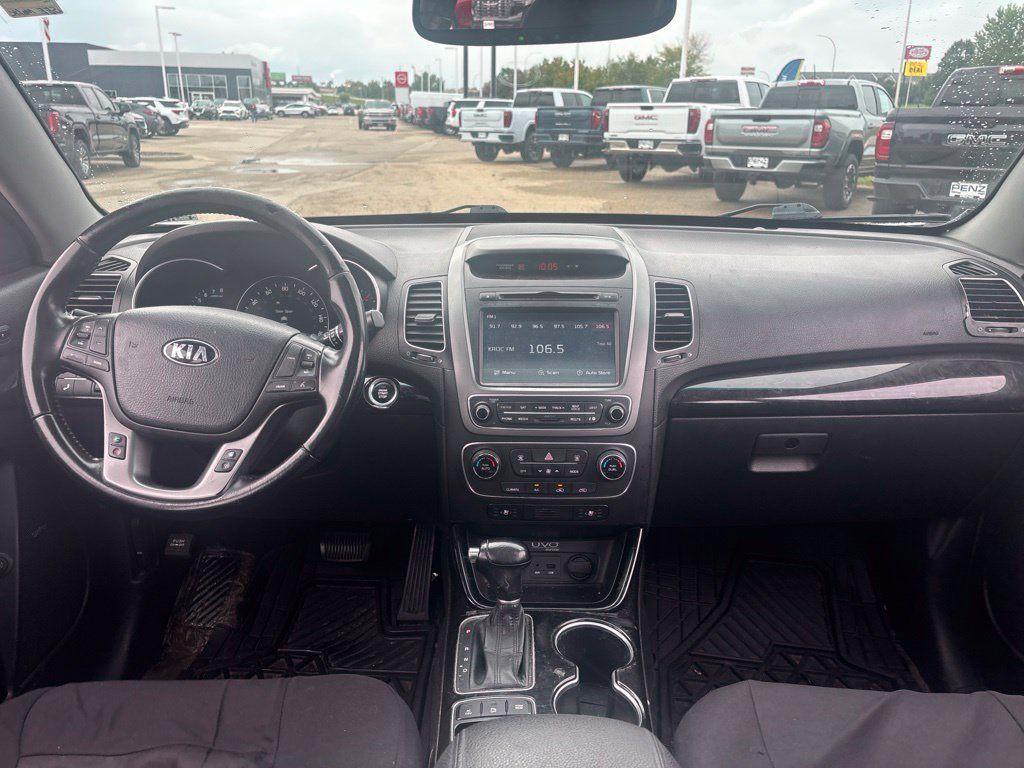 Used 2014 Kia Sorento EX w/ EX V6 Touring Package AWD/4WD image 9