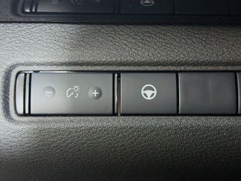 Used 2024 Nissan Pathfinder SV FWD image 16