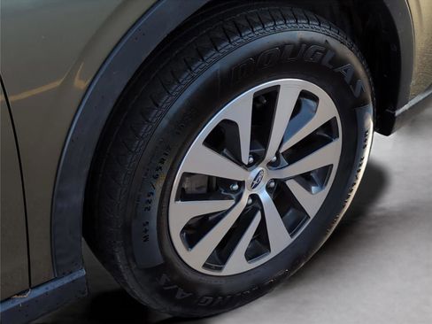 Used 2022 Subaru Outback Premium image 34