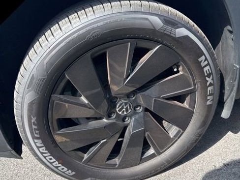 Used 2024 Volkswagen Atlas SE AWD/4WD image 5
