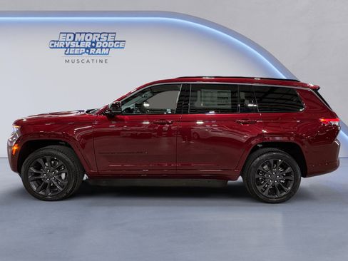 New 2026 Jeep Grand Cherokee L Limited AWD/4WD image 2