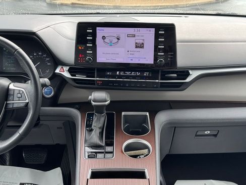 Used 2023 Toyota Sienna XLE image 43