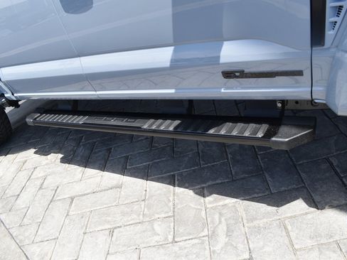 Used 2025 Ford F450 Lariat w/ FX4 Off-Road Package image 9