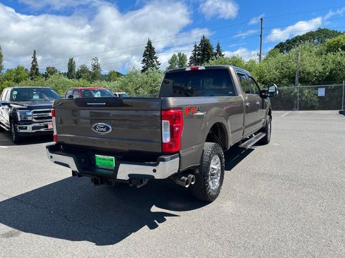 Used 2017 Ford F350 XLT w/ XLT Premium Package AWD/4WD image 6