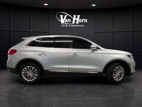 Used 2017 Lincoln MKX Select w/ Select Plus Package image 2