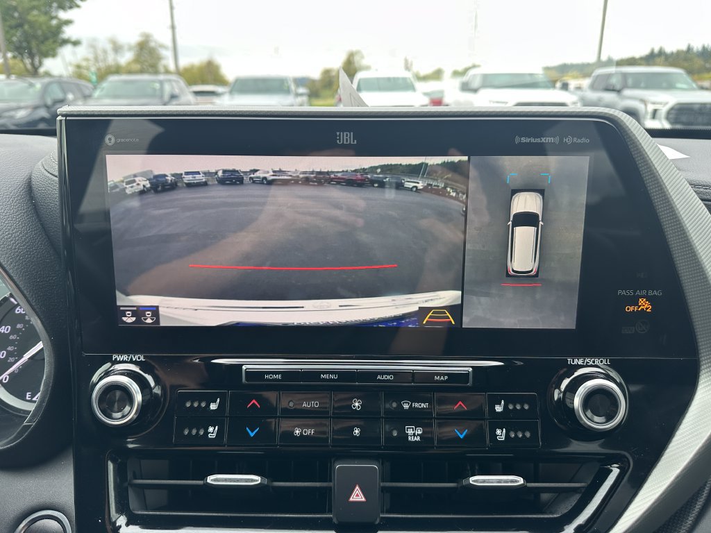 Used 2020 Toyota Highlander Platinum AWD/4WD image 17